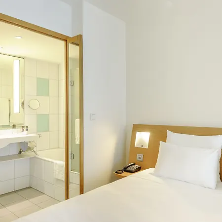 Hotel Novotel Centre, Fully Renovated