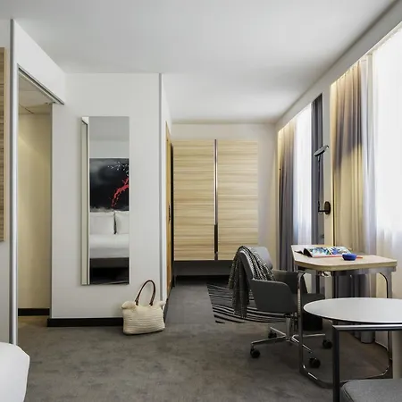 Novotel Centre, Fully Renovated 4* Den Haag