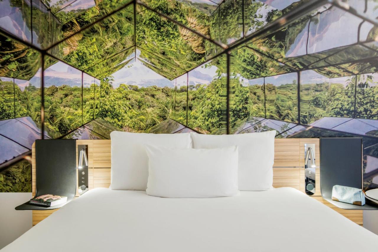 Novotel Centre Hotel 4*