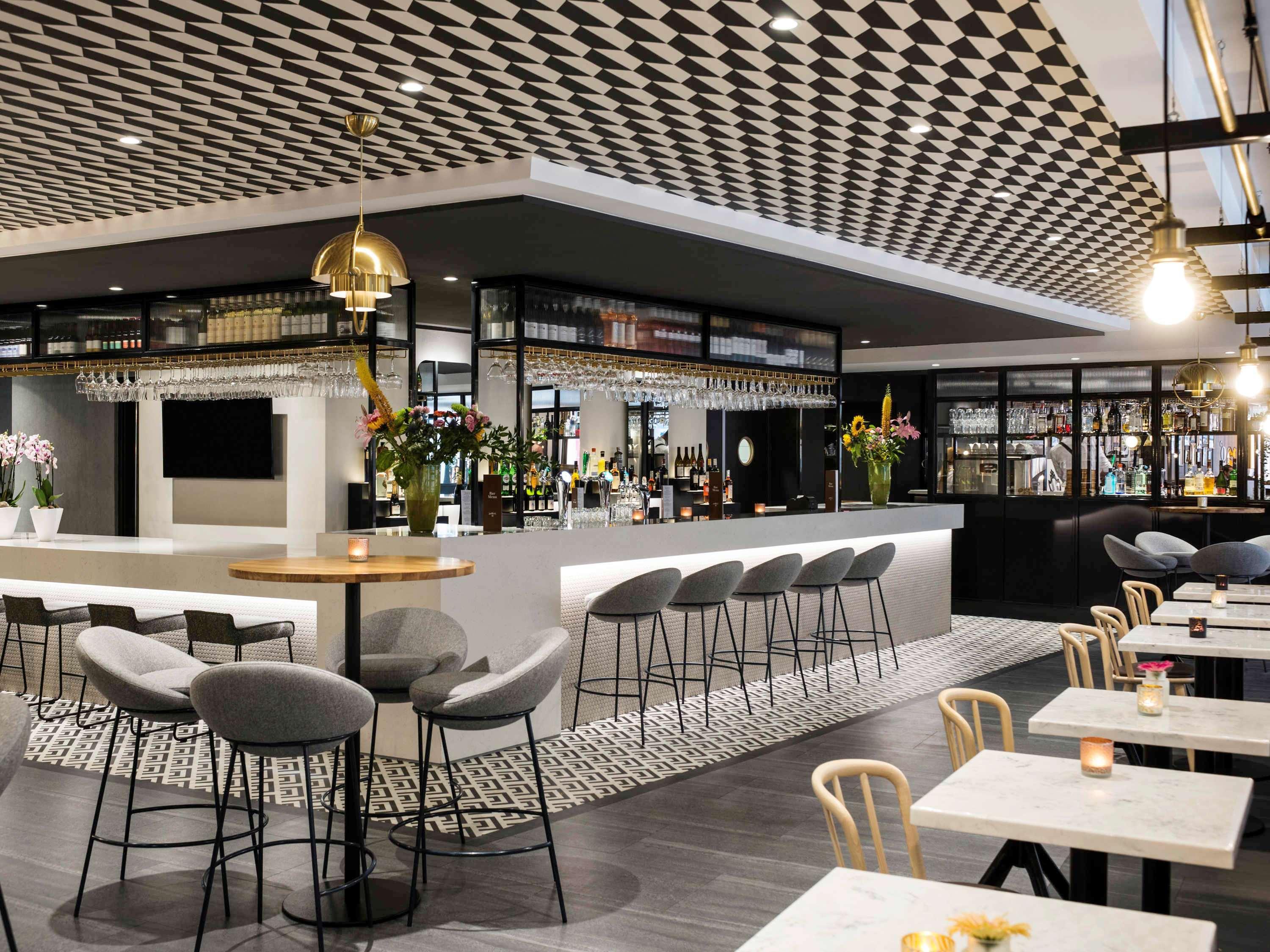 Novotel Centre Hotel 4*