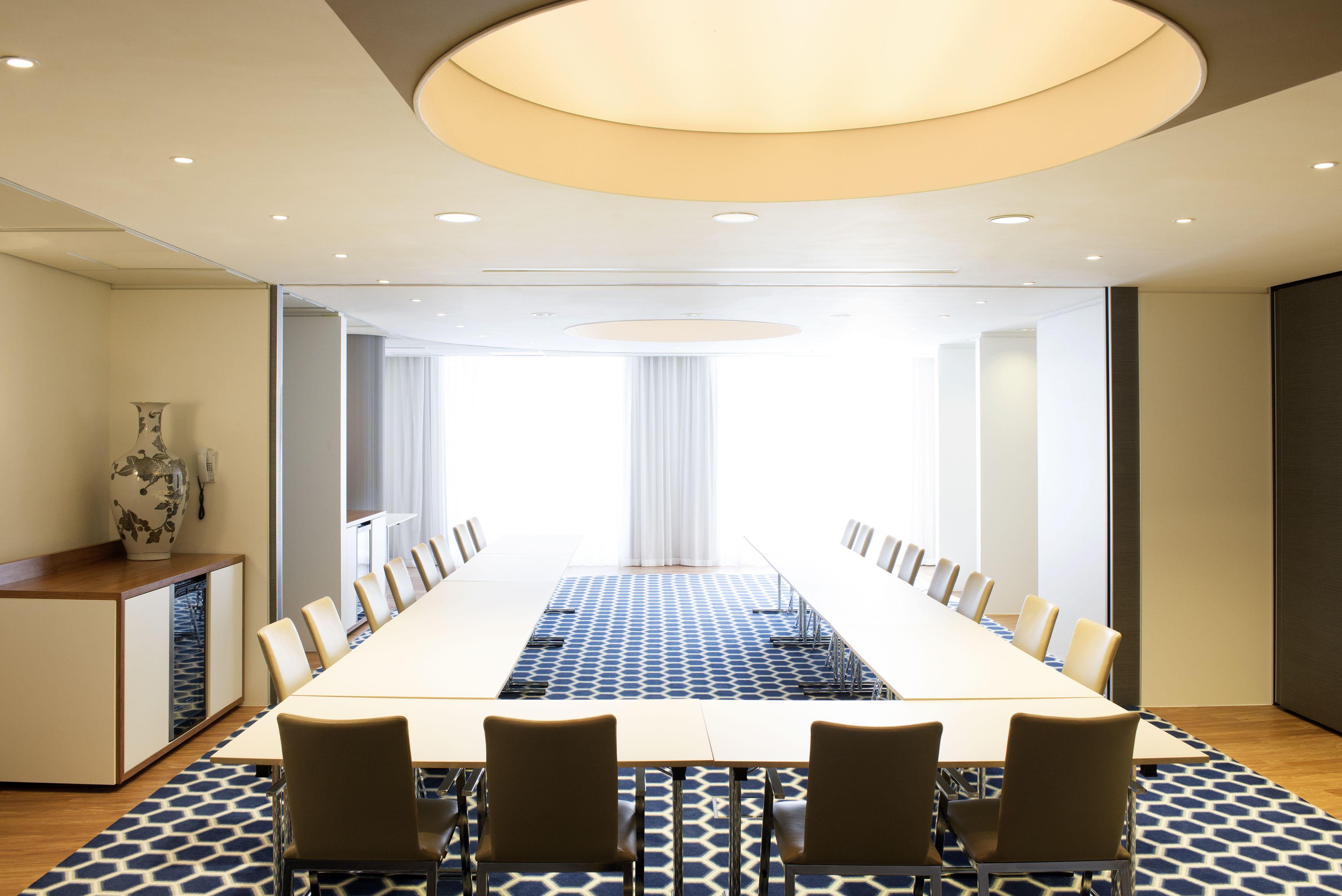 Novotel Centre Hotel 4*